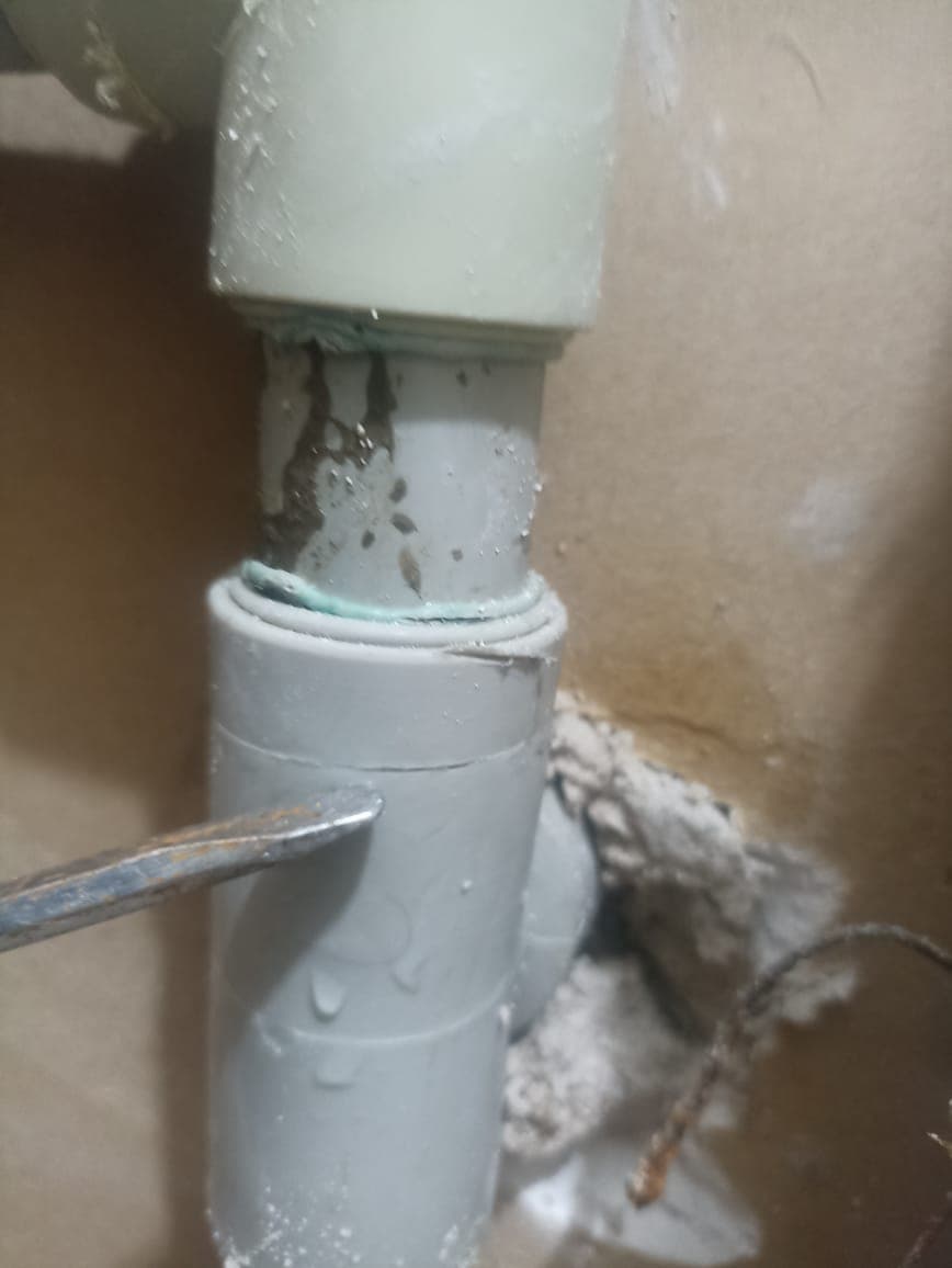 Reparación de filtración en departamento residencial - Imagen 2